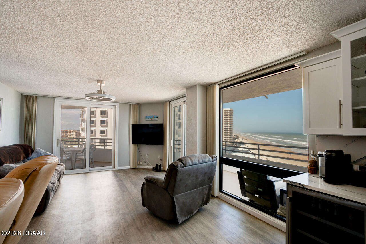 3013 S Atlantic Avenue