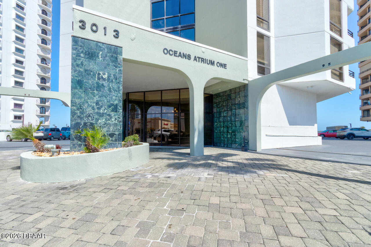 3013 S Atlantic Avenue