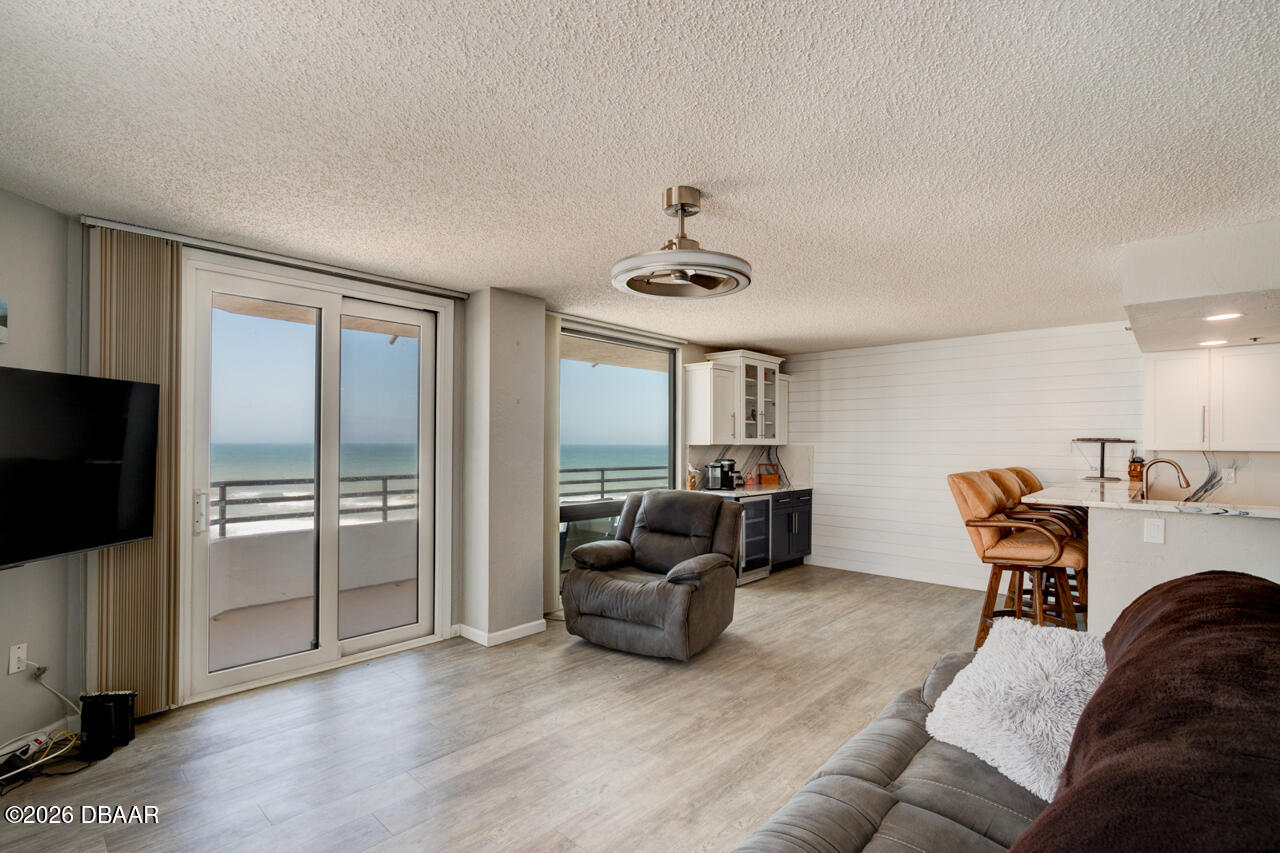 3013 S Atlantic Avenue