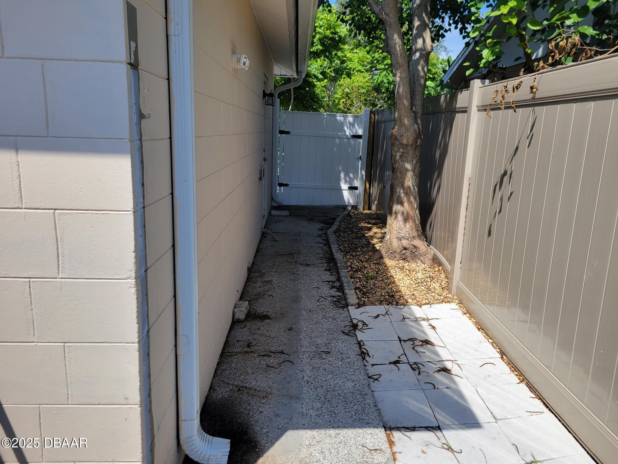 1956 Linda Avenue