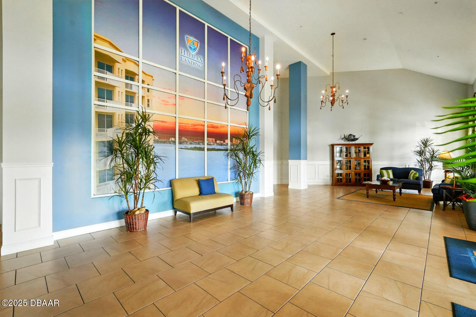 2801 S Ridgewood Avenue