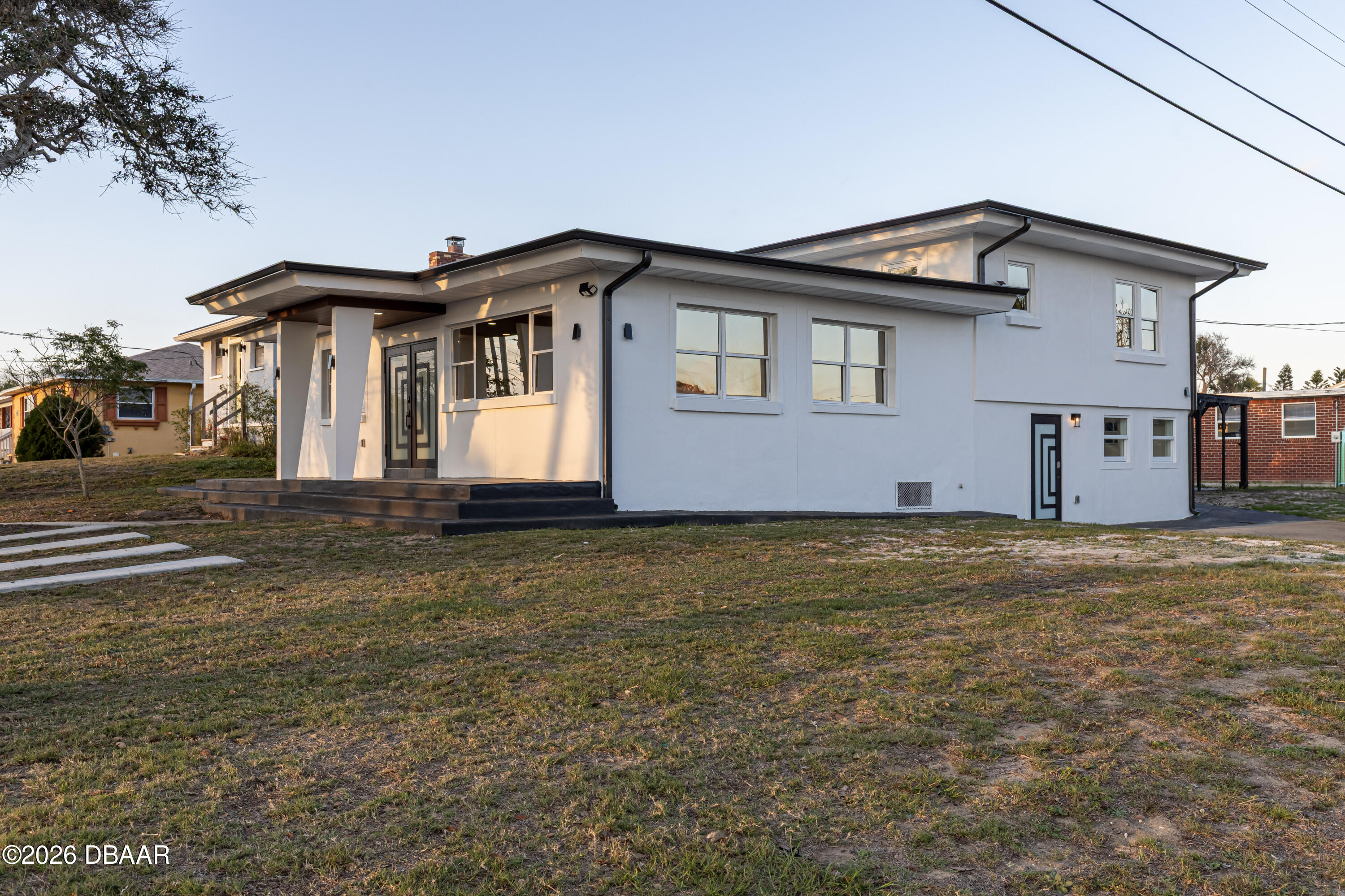 2061 S Peninsula Drive