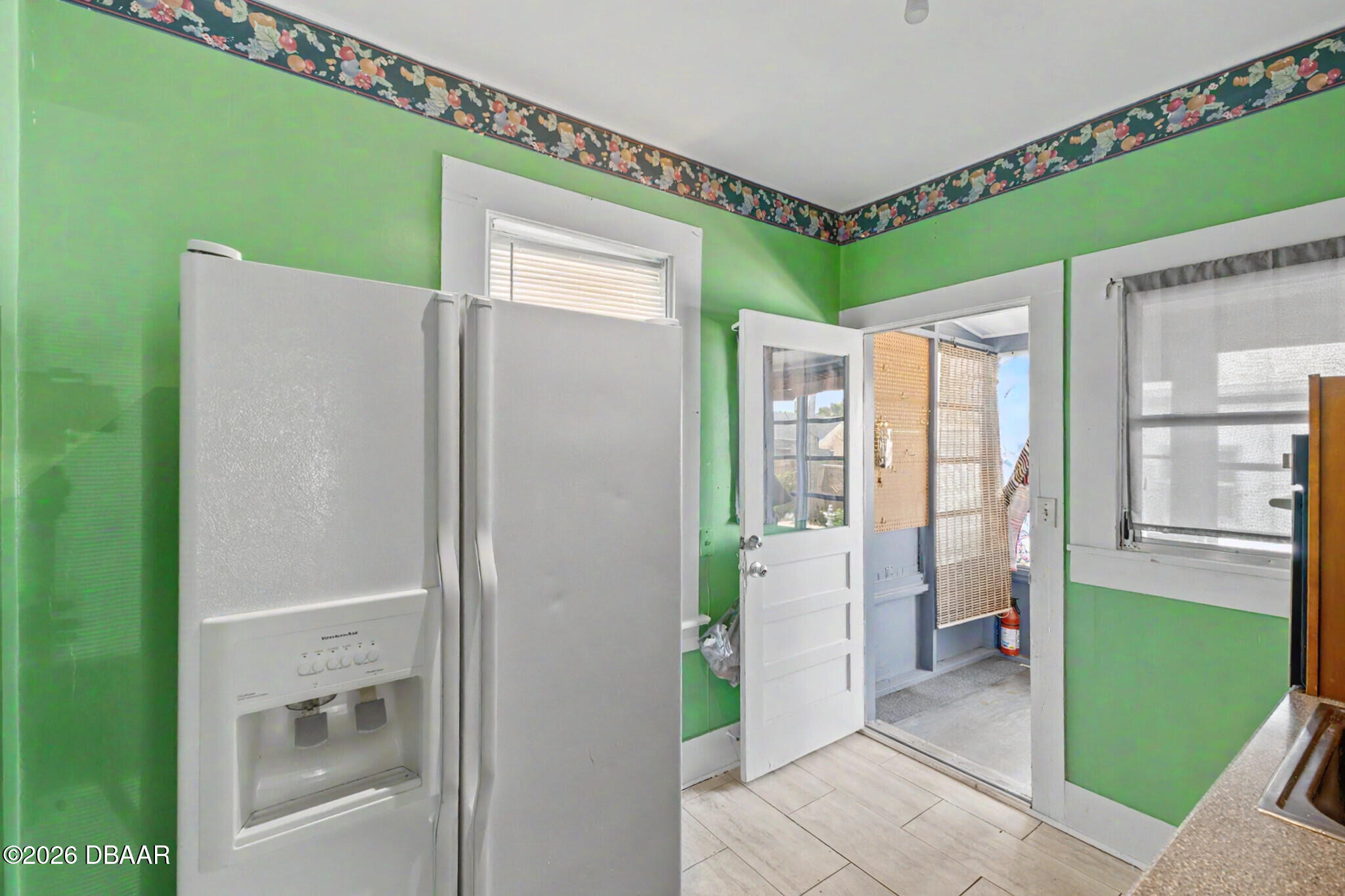 133 S Oleander Avenue