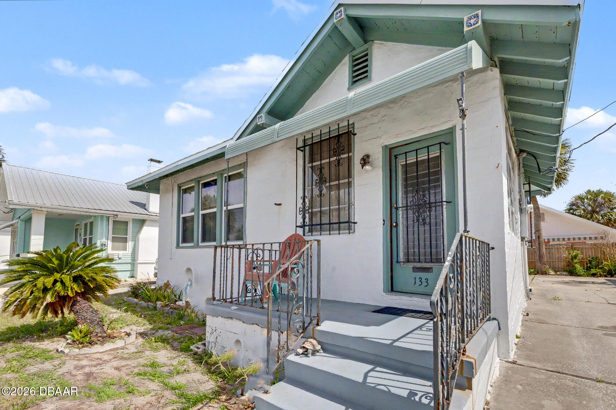 133 S Oleander Avenue