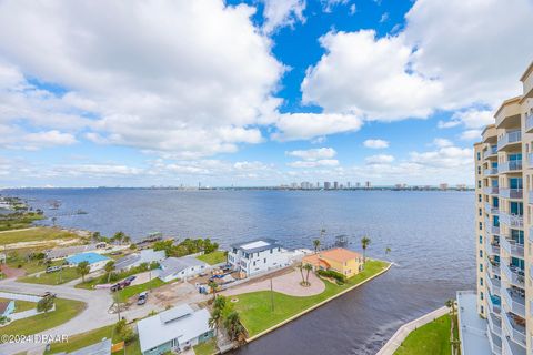 A home in South Daytona