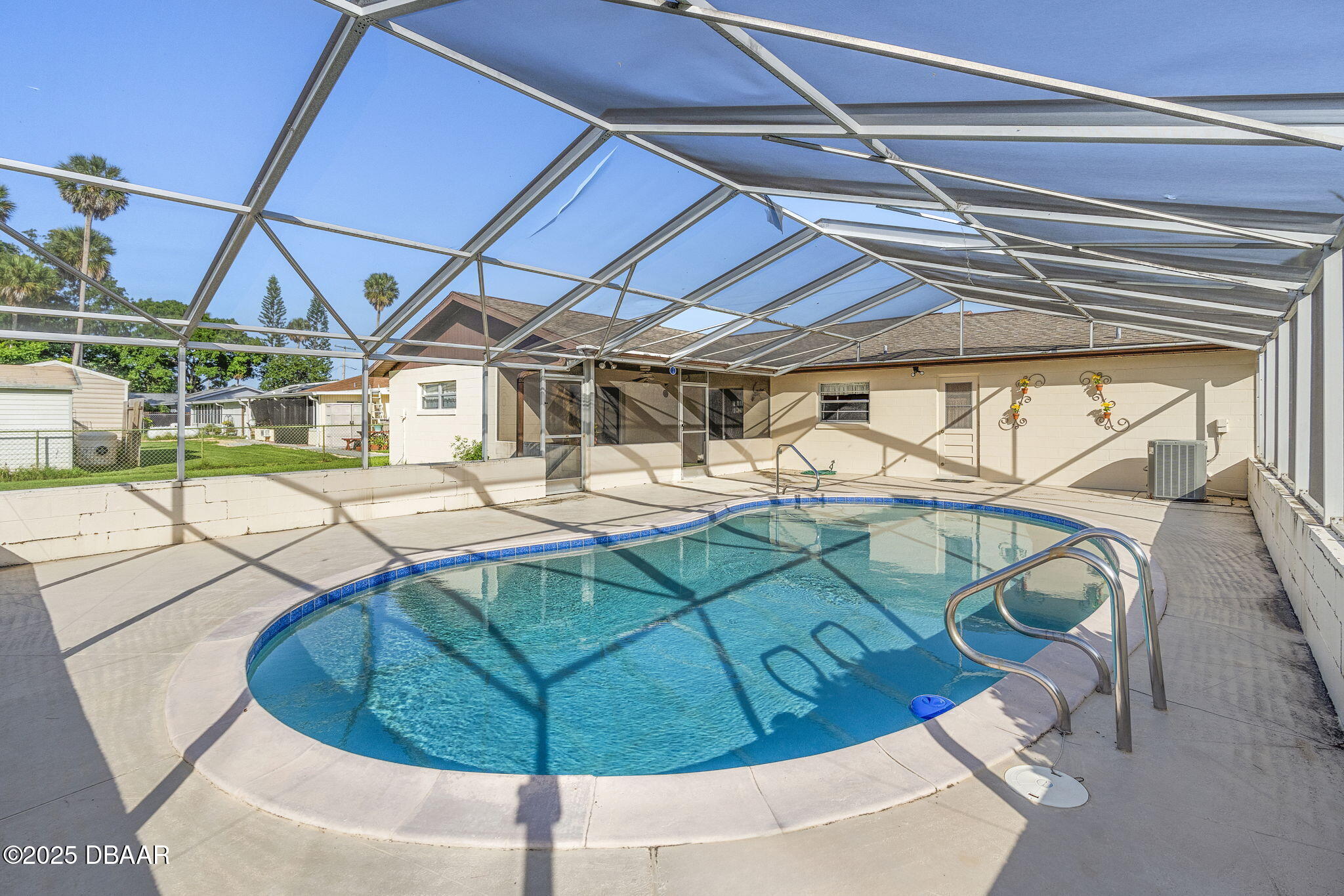 962 Country Club Avenue