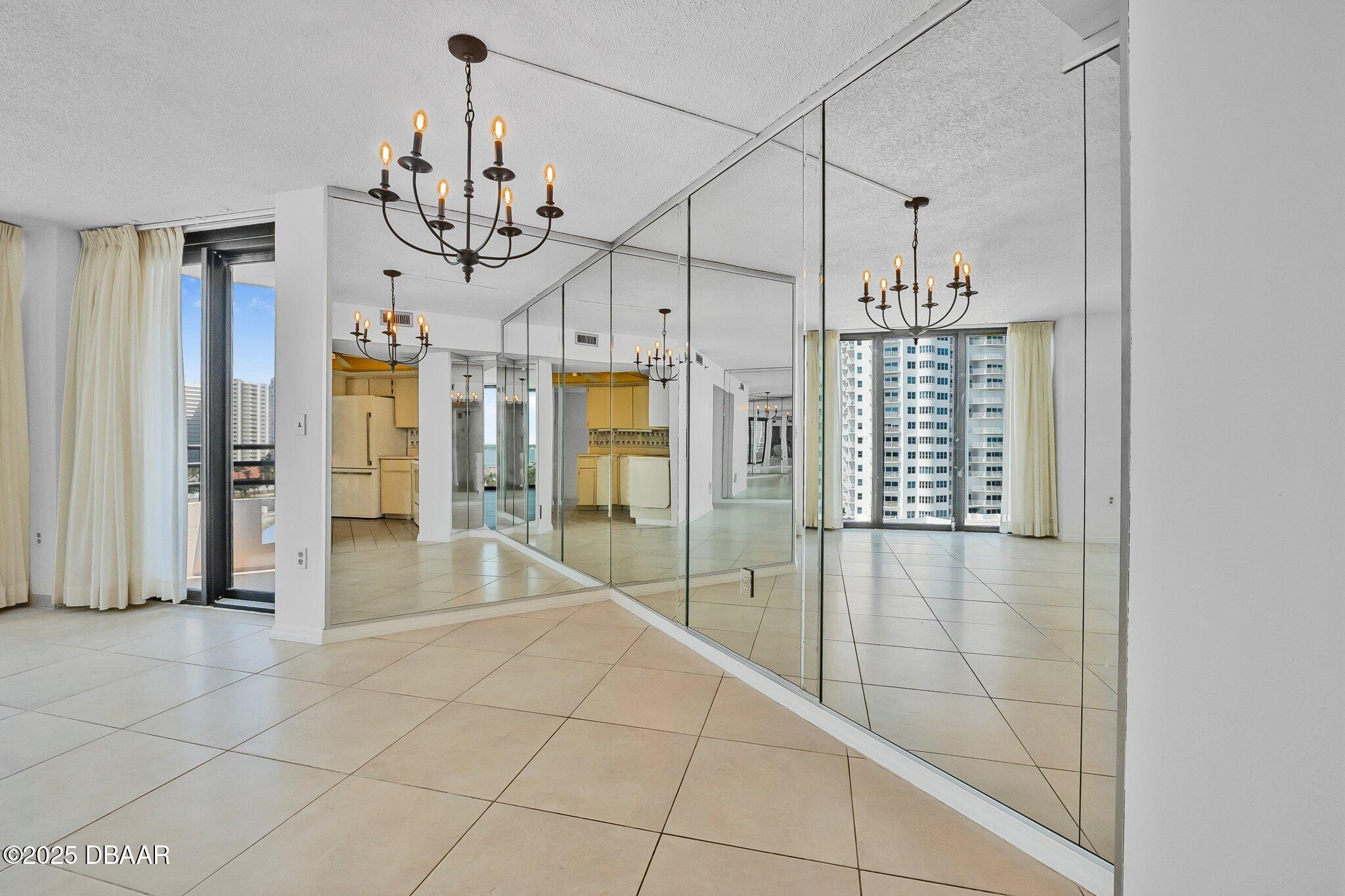 1 Oceans West Boulevard 8A2