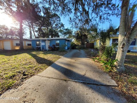 A home in South Daytona