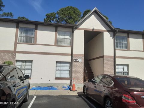 A home in South Daytona