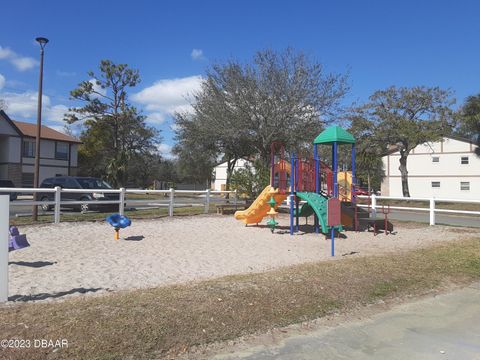 A home in South Daytona