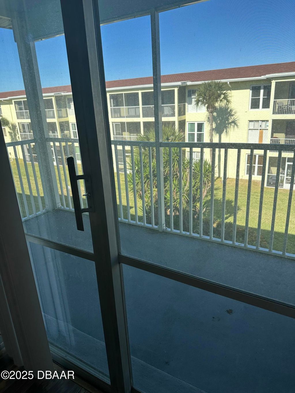 listing image 0