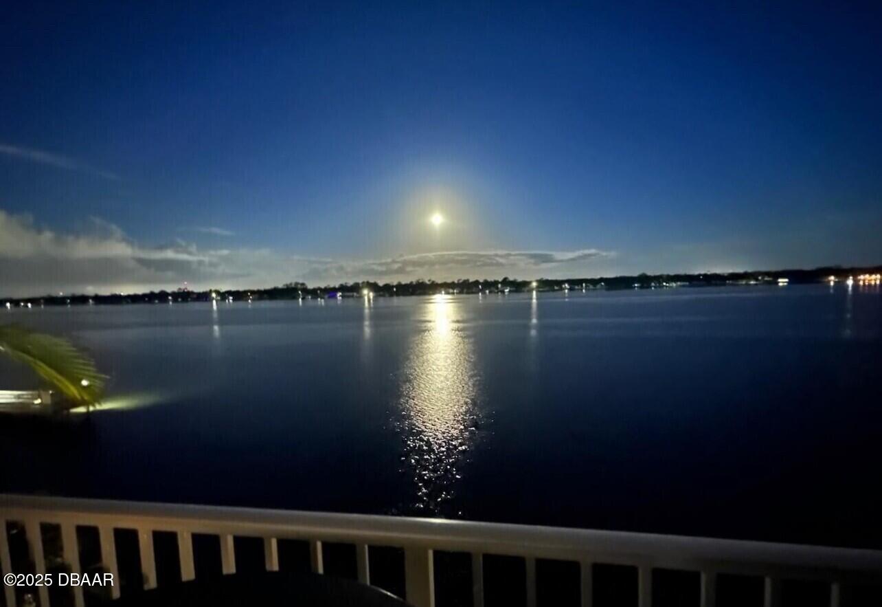 2711 N Halifax Avenue