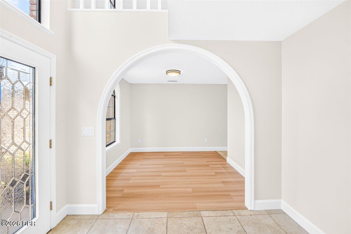 220 Country Circle Drive W