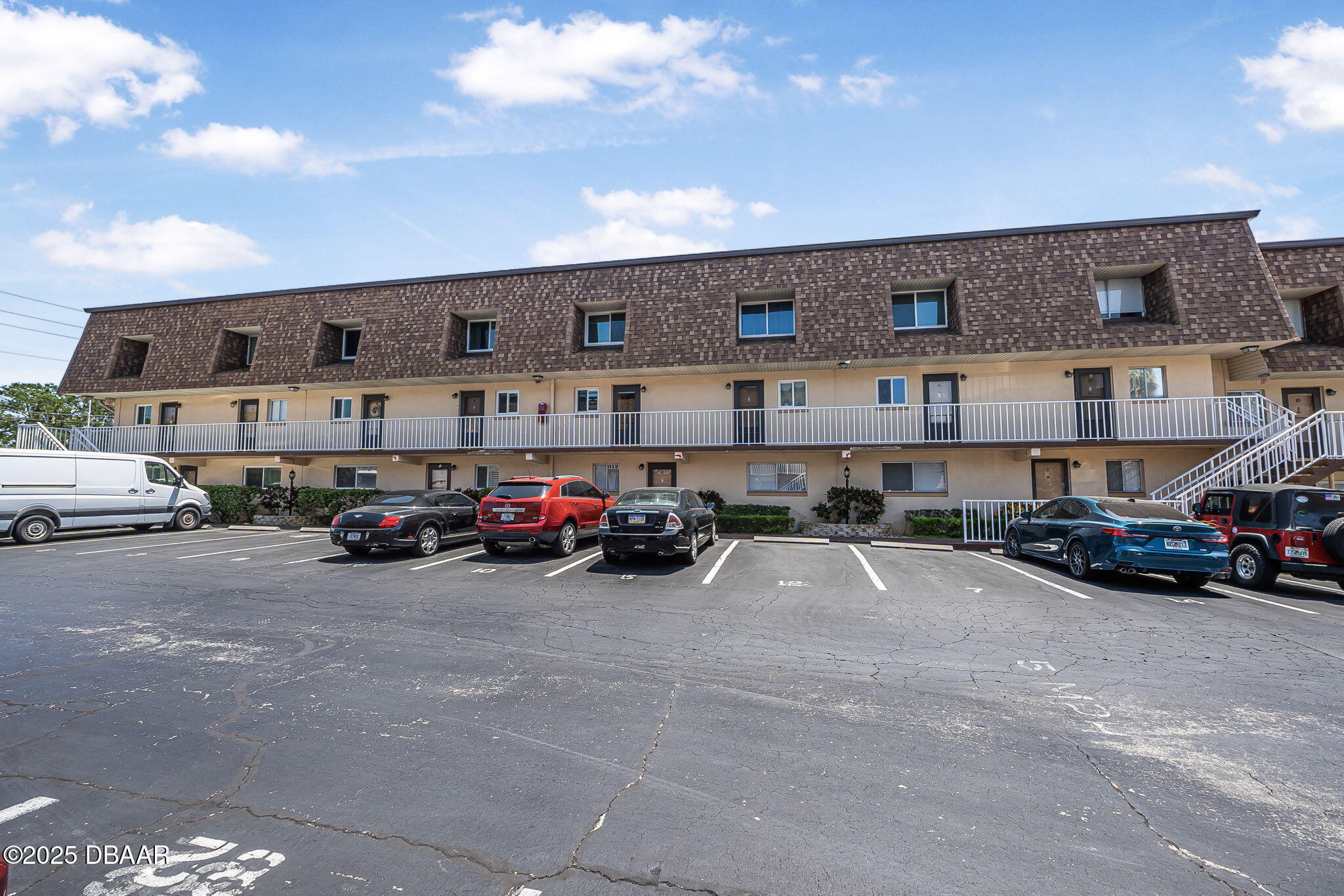 144 S Halifax Avenue 3