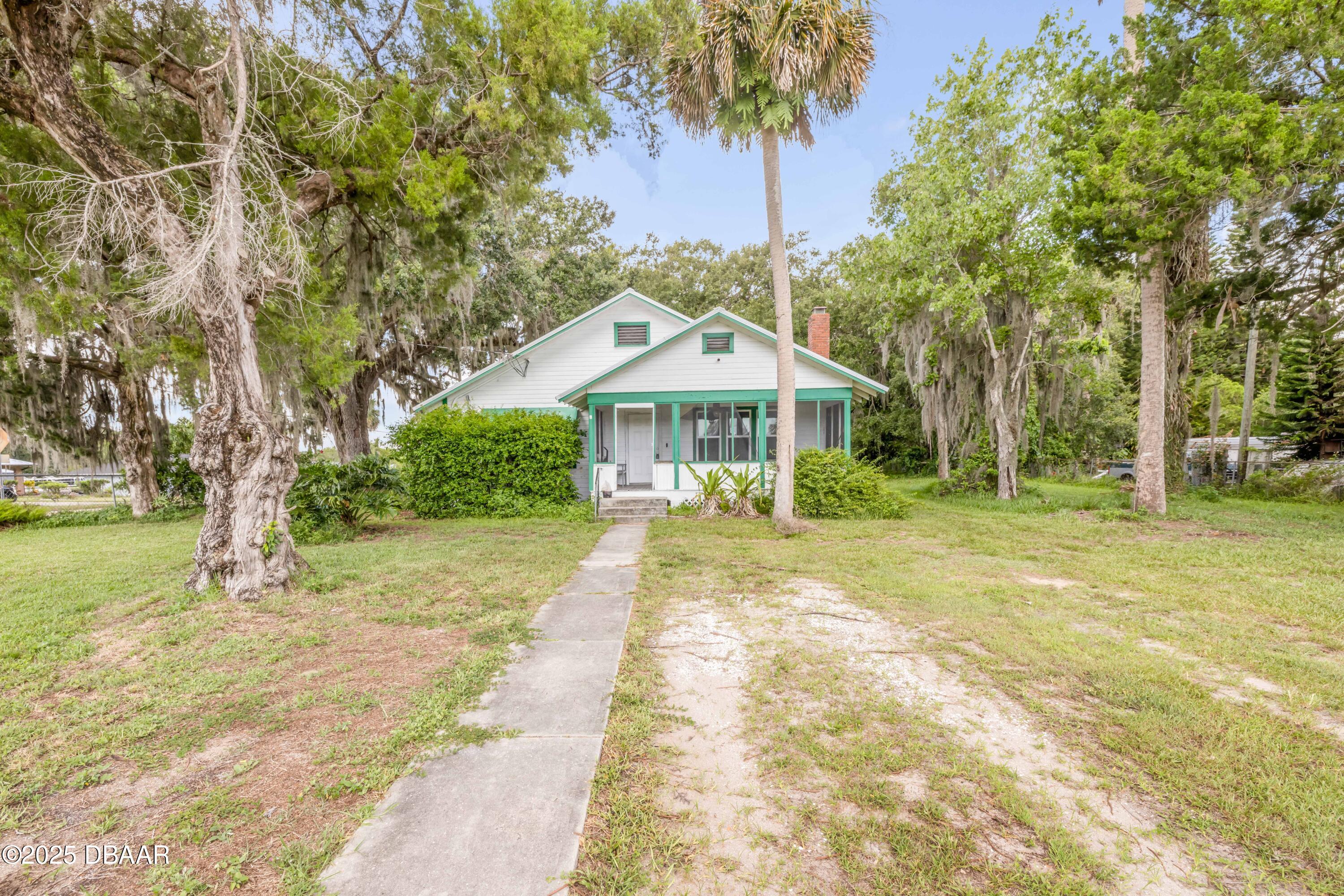 102 N Brooks Circle