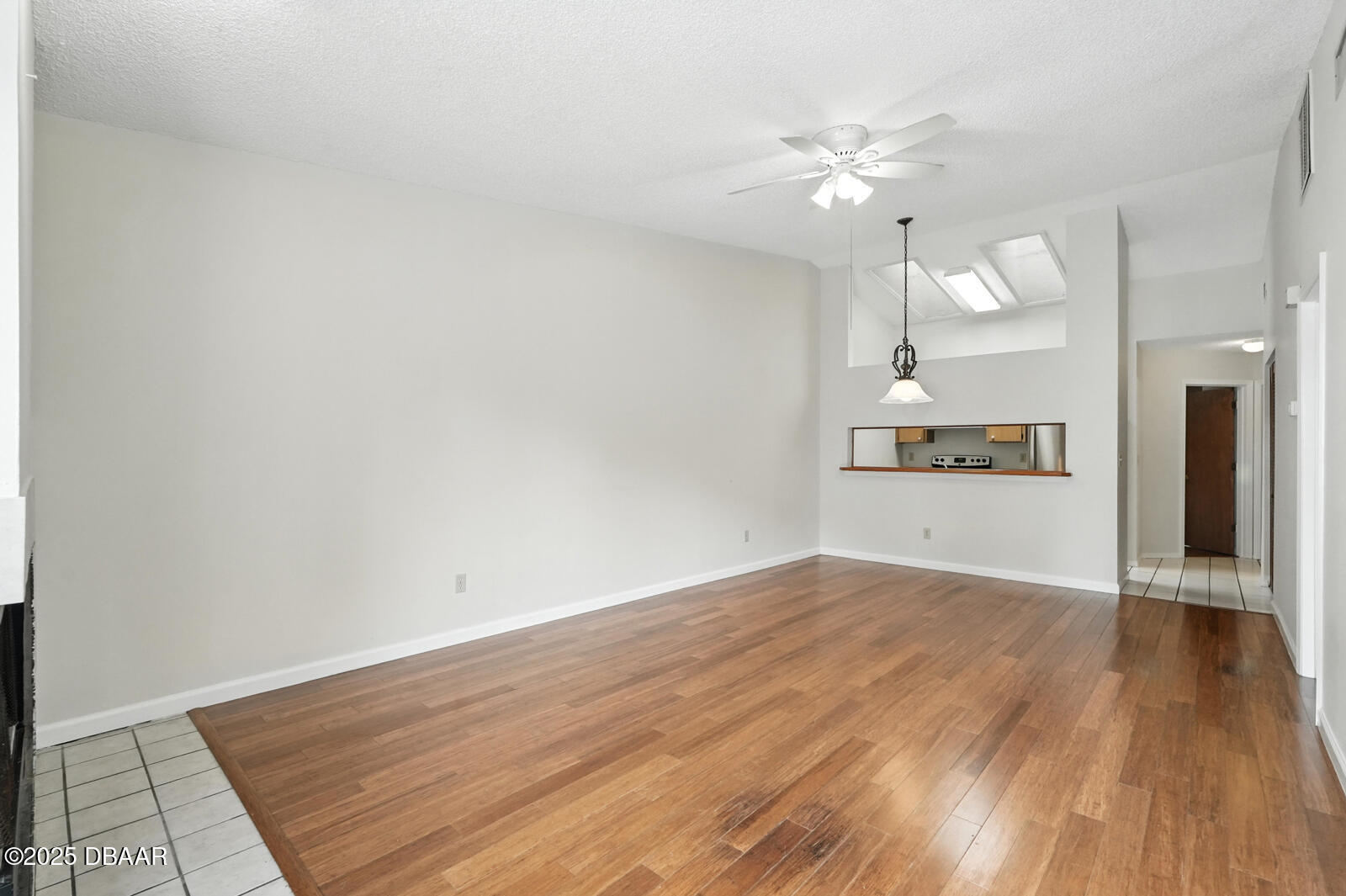 1512 Heritage Lane