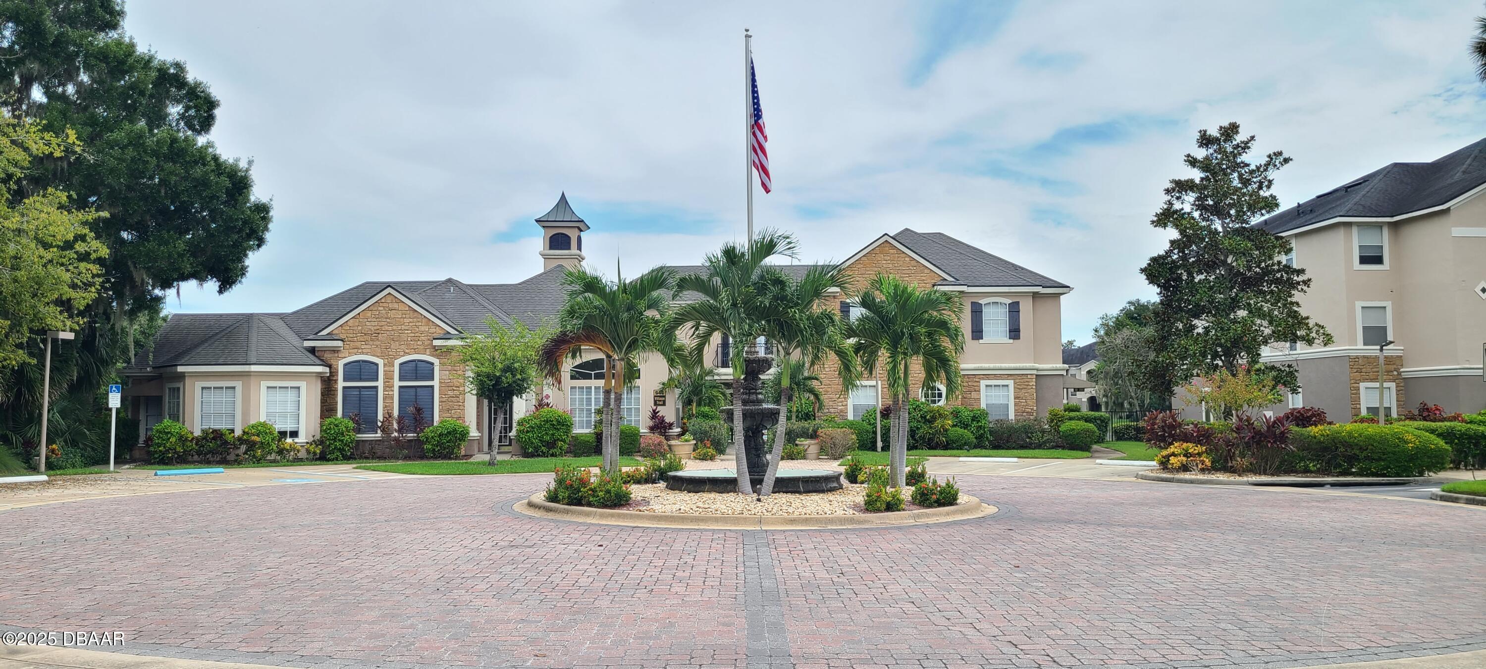 940 Village Trail 3-205