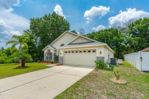 A home in Deltona