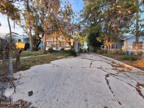 A home in DeLand