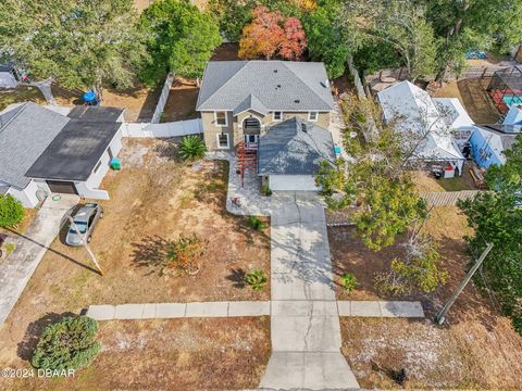 A home in Deltona