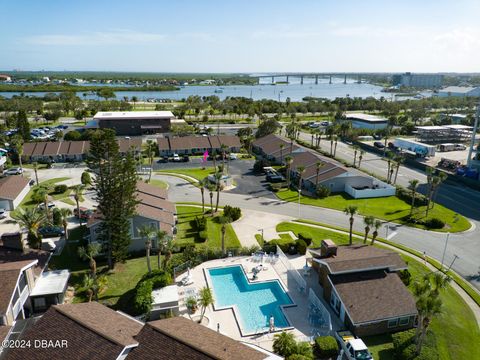 A home in New Smyrna Beach