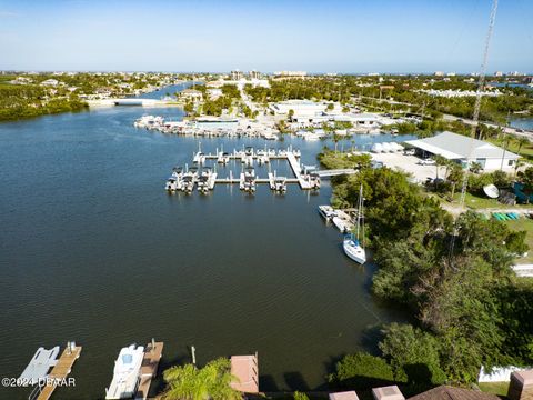 A home in New Smyrna Beach