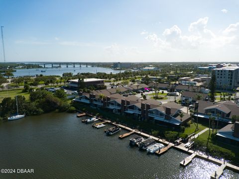 A home in New Smyrna Beach