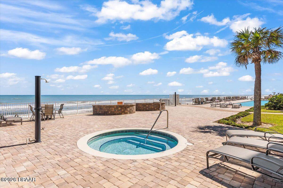 2515 S Atlantic Avenue