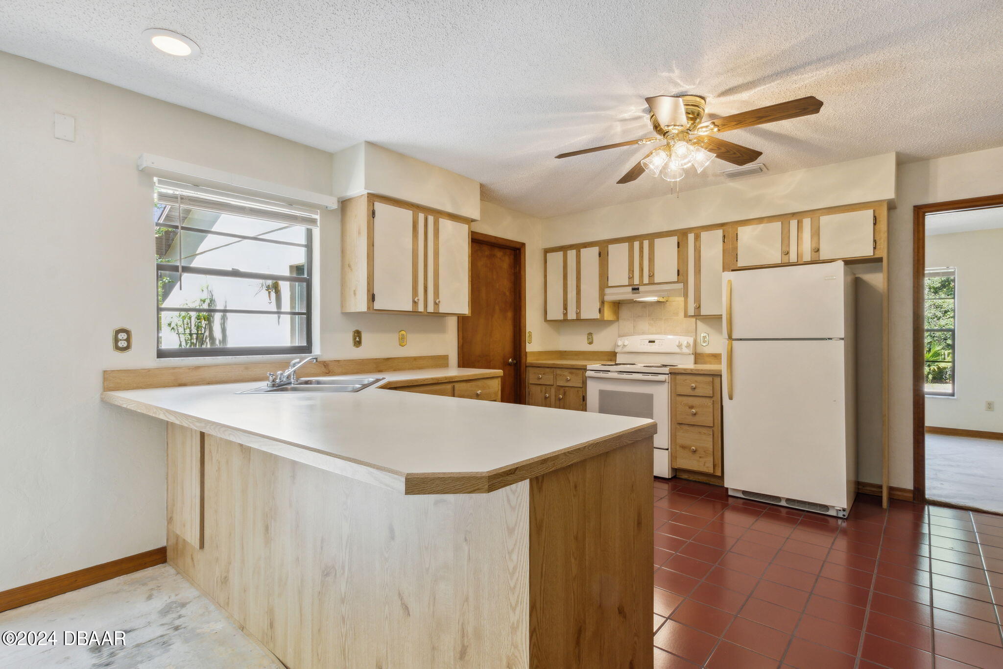 Port Orange, Florida 32127, United States, 3 Bedrooms Bedrooms, ,2 BathroomsBathrooms,Residential,Pending,55515