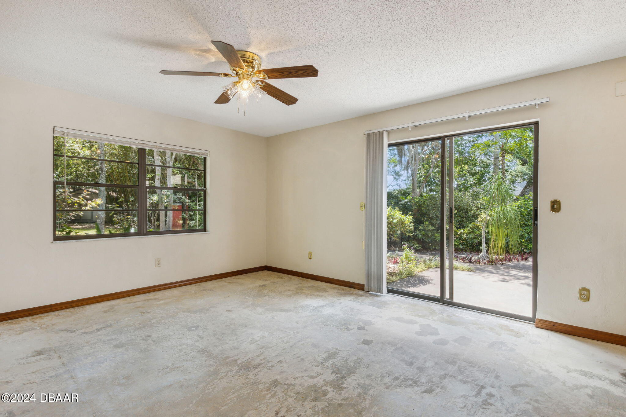 Port Orange, Florida 32127, United States, 3 Bedrooms Bedrooms, ,2 BathroomsBathrooms,Residential,Pending,55515