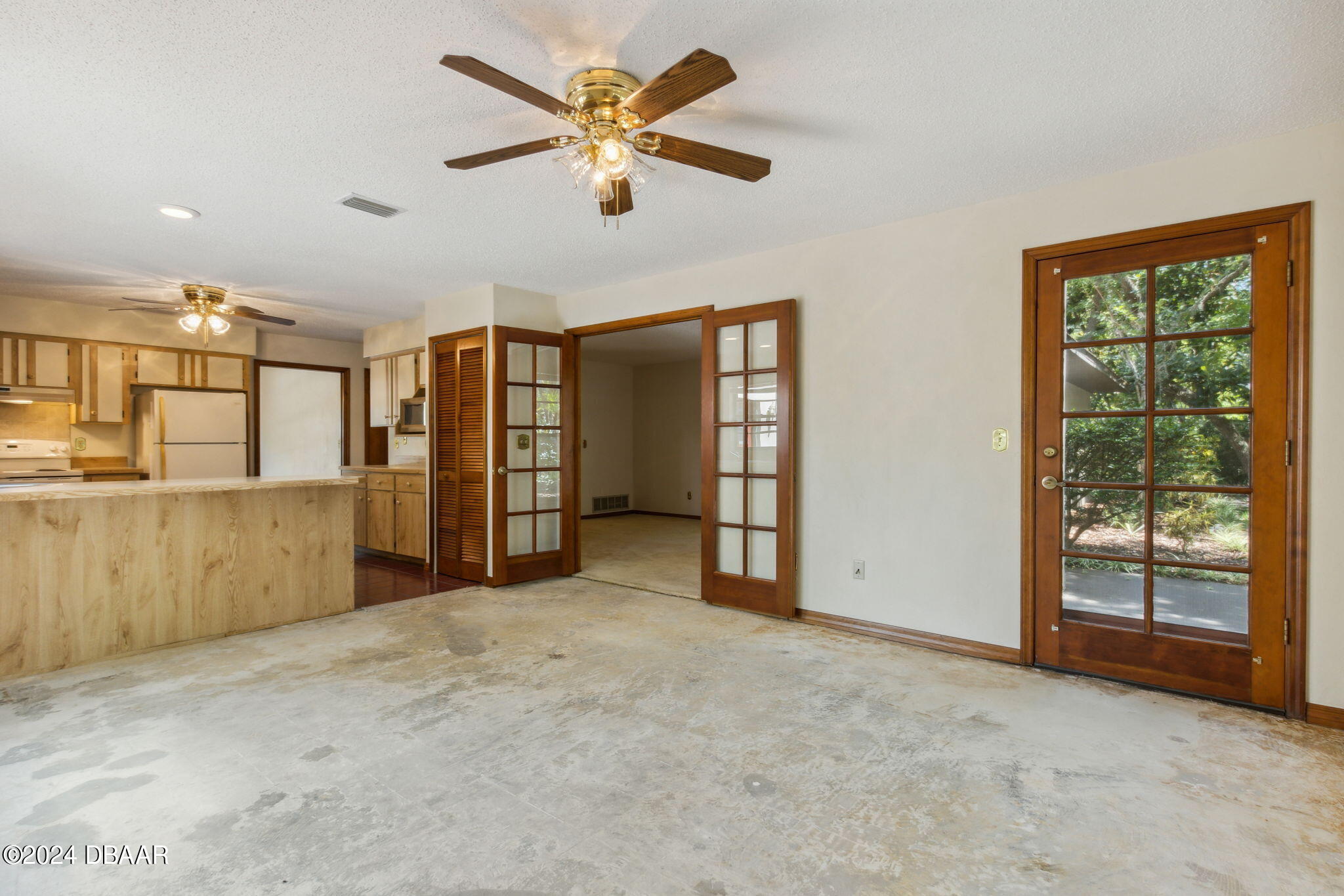 Port Orange, Florida 32127, United States, 3 Bedrooms Bedrooms, ,2 BathroomsBathrooms,Residential,Pending,55515