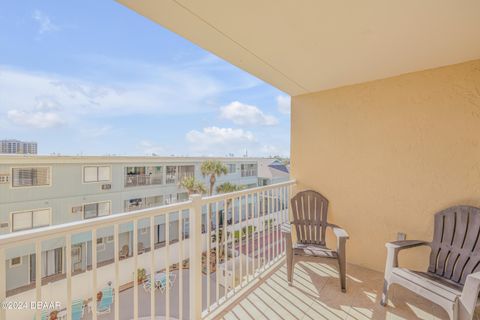 A home in New Smyrna Beach