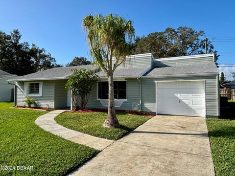 A home in South Daytona