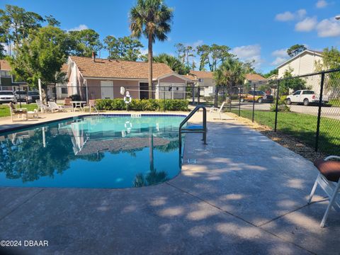 A home in South Daytona