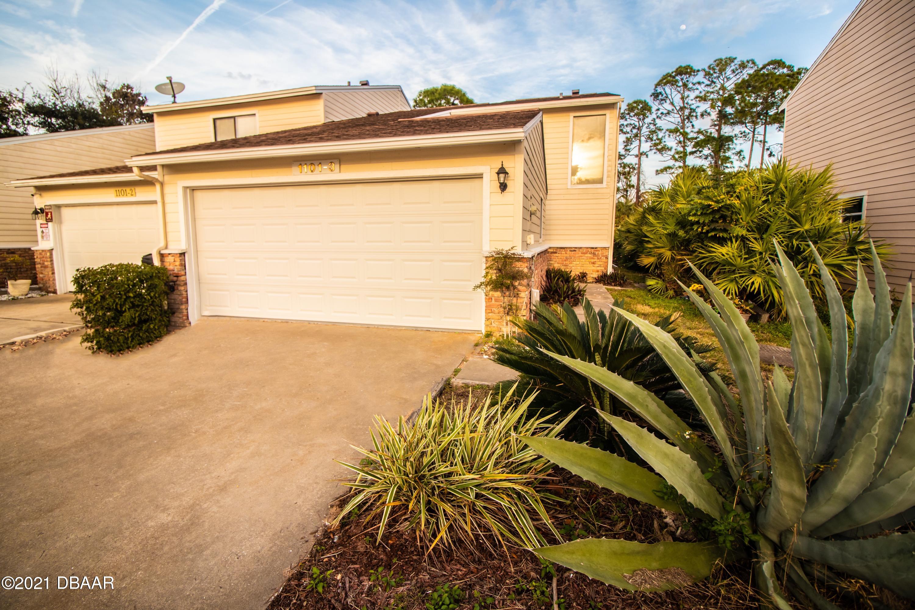 Photo 1 of 32 — 1101 Monticello Lane 3, Port Orange, FL 32129