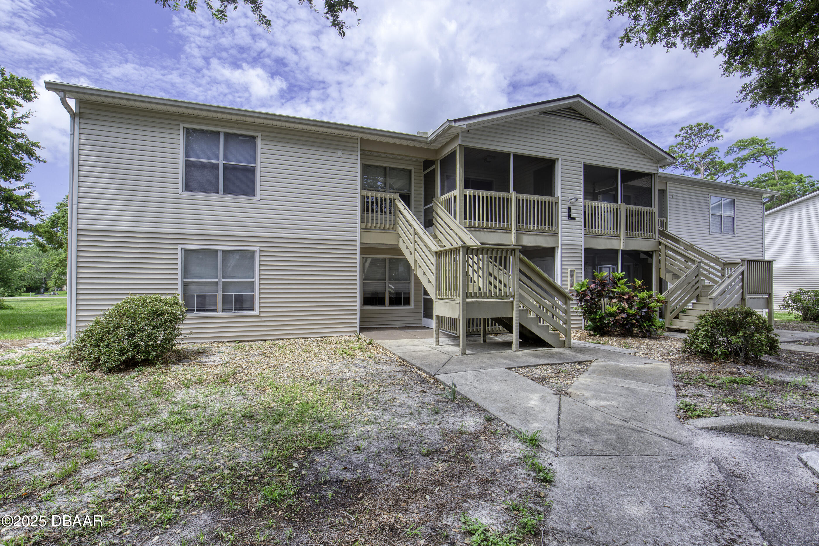 1600 Big Tree Road L4
