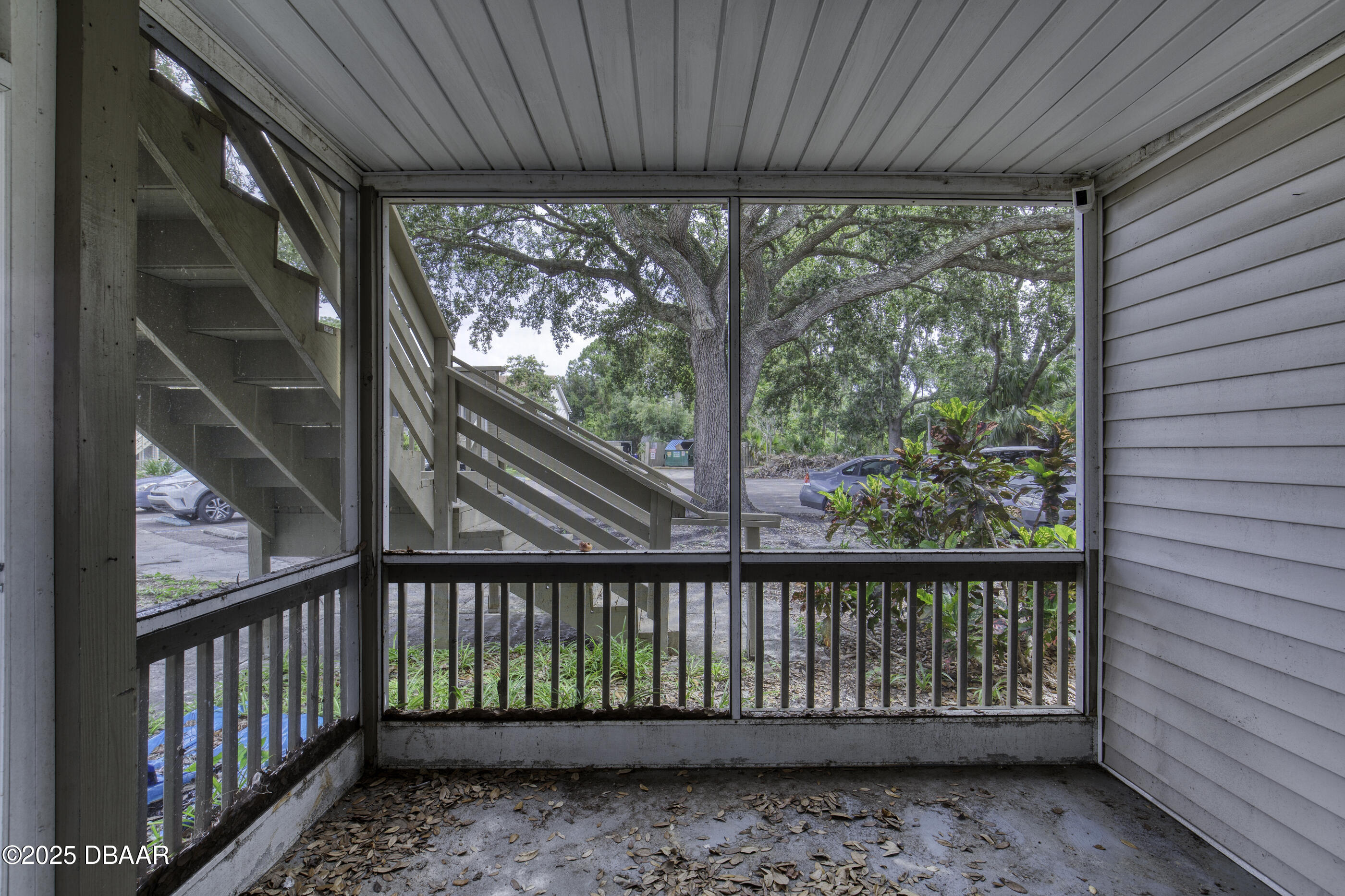 1600 Big Tree Road L4