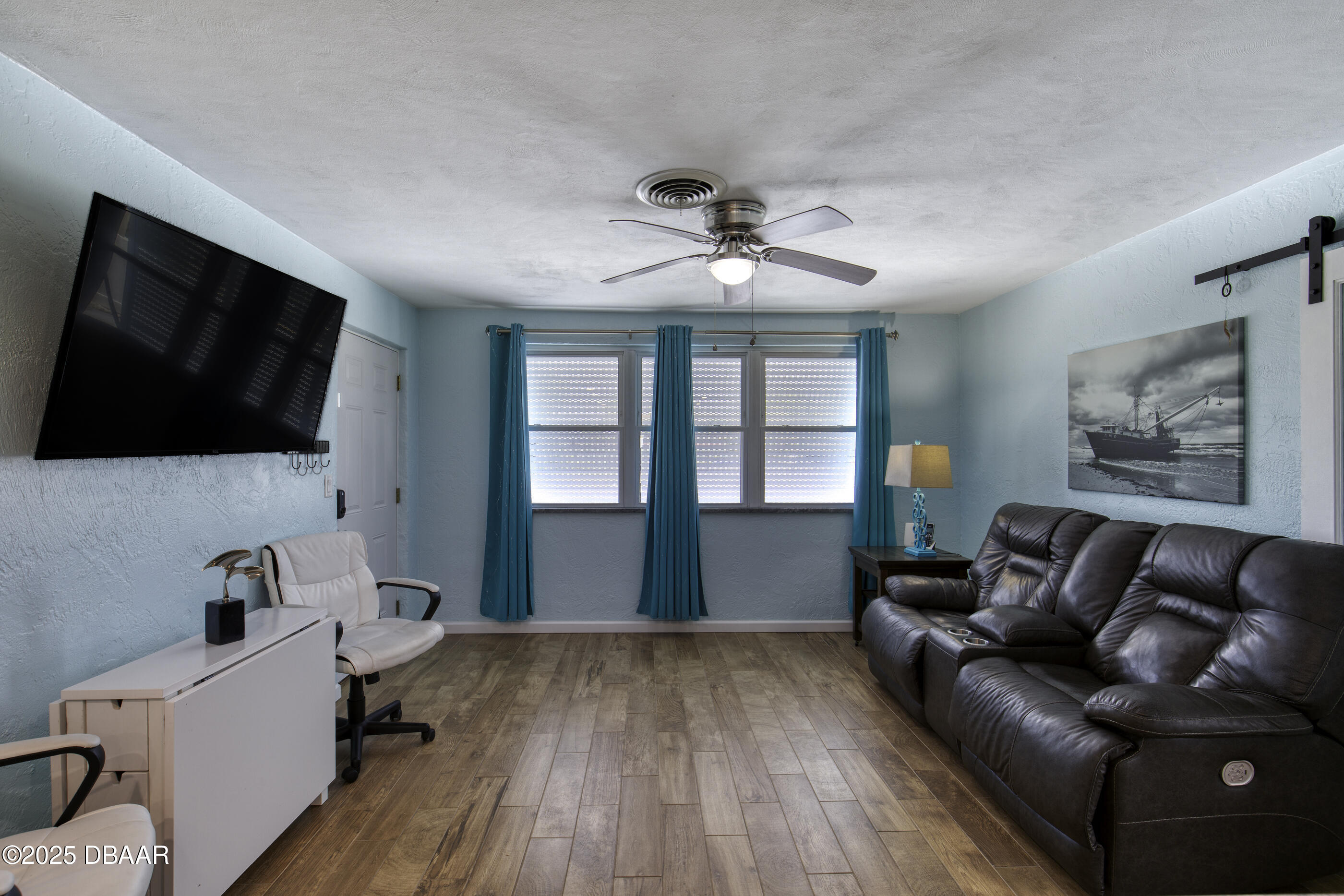 28 River Drive