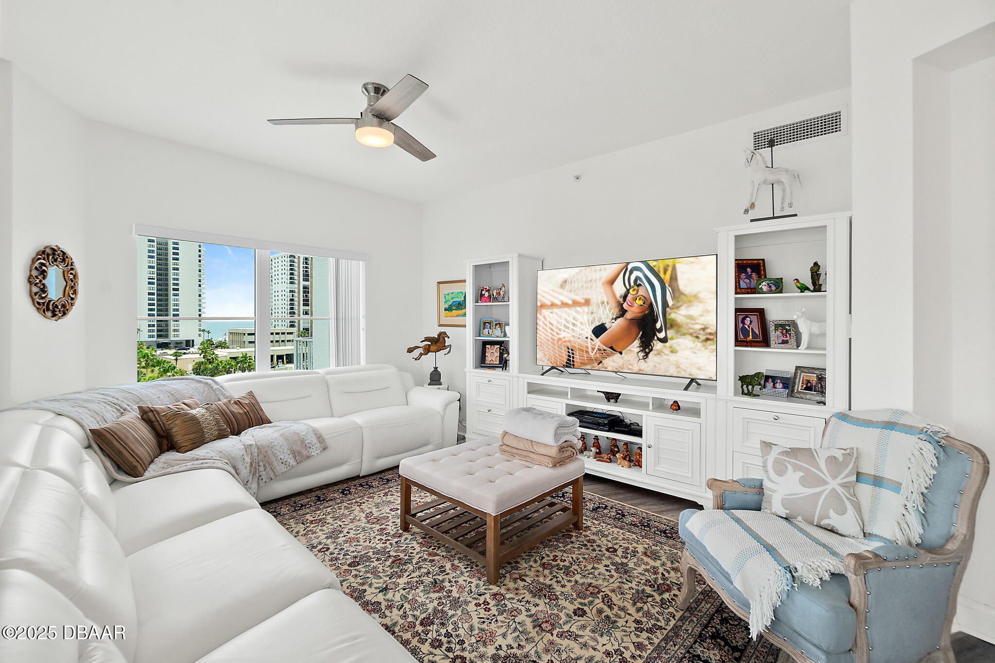 2 Oceans West Boulevard 606