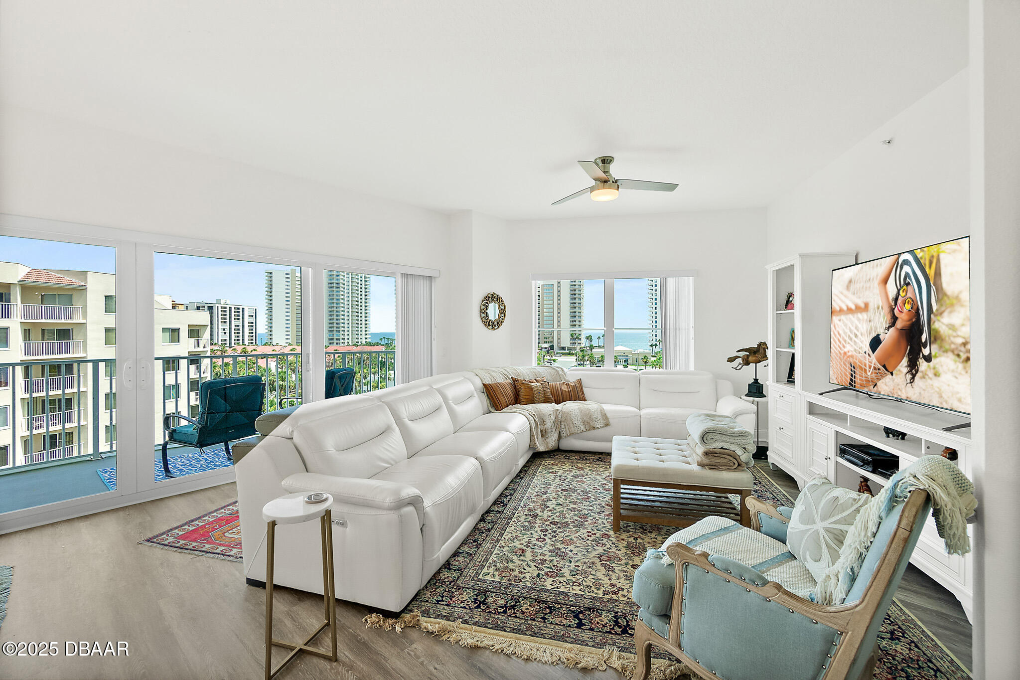 2 Oceans West Boulevard 606