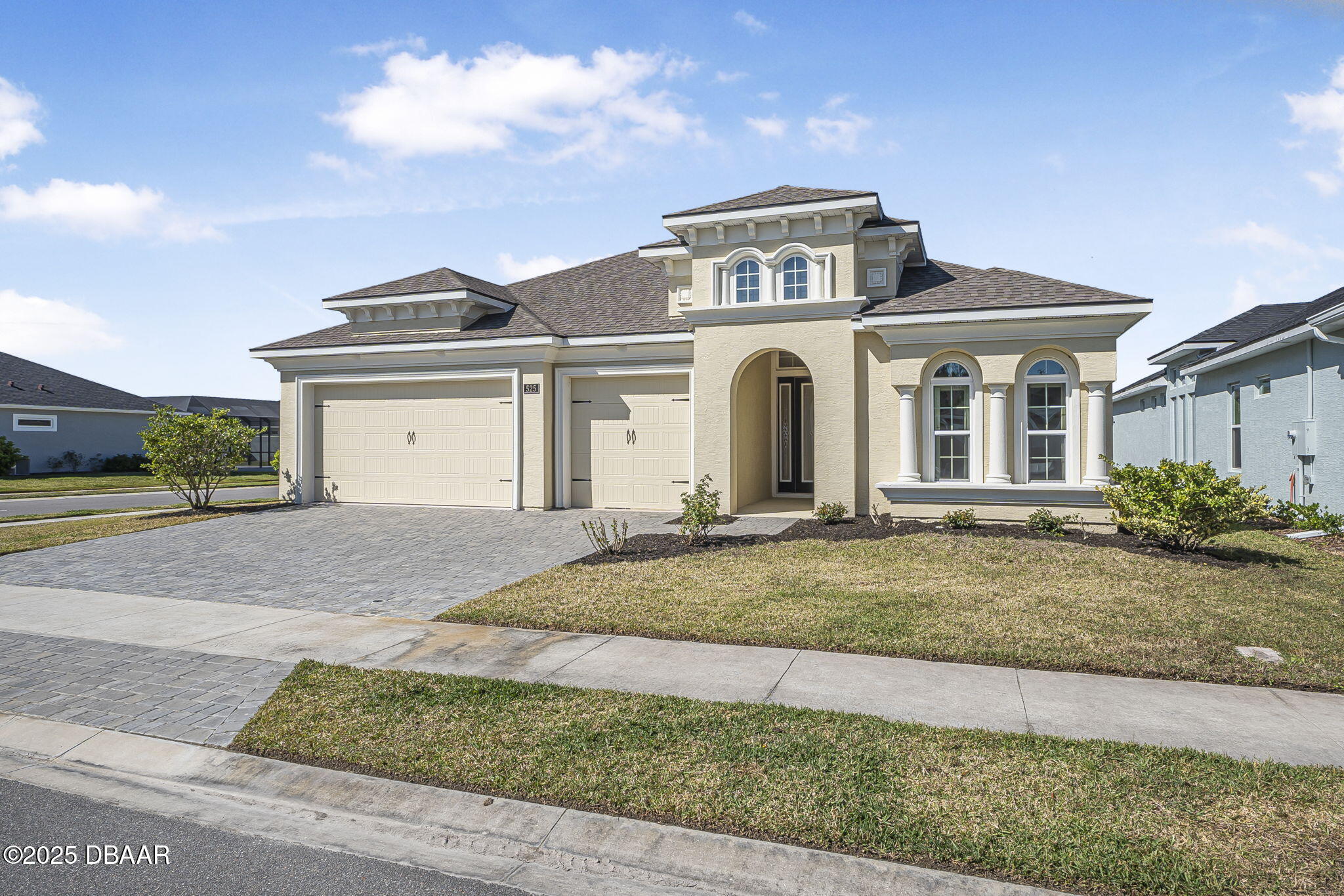 525 Mosaic Boulevard