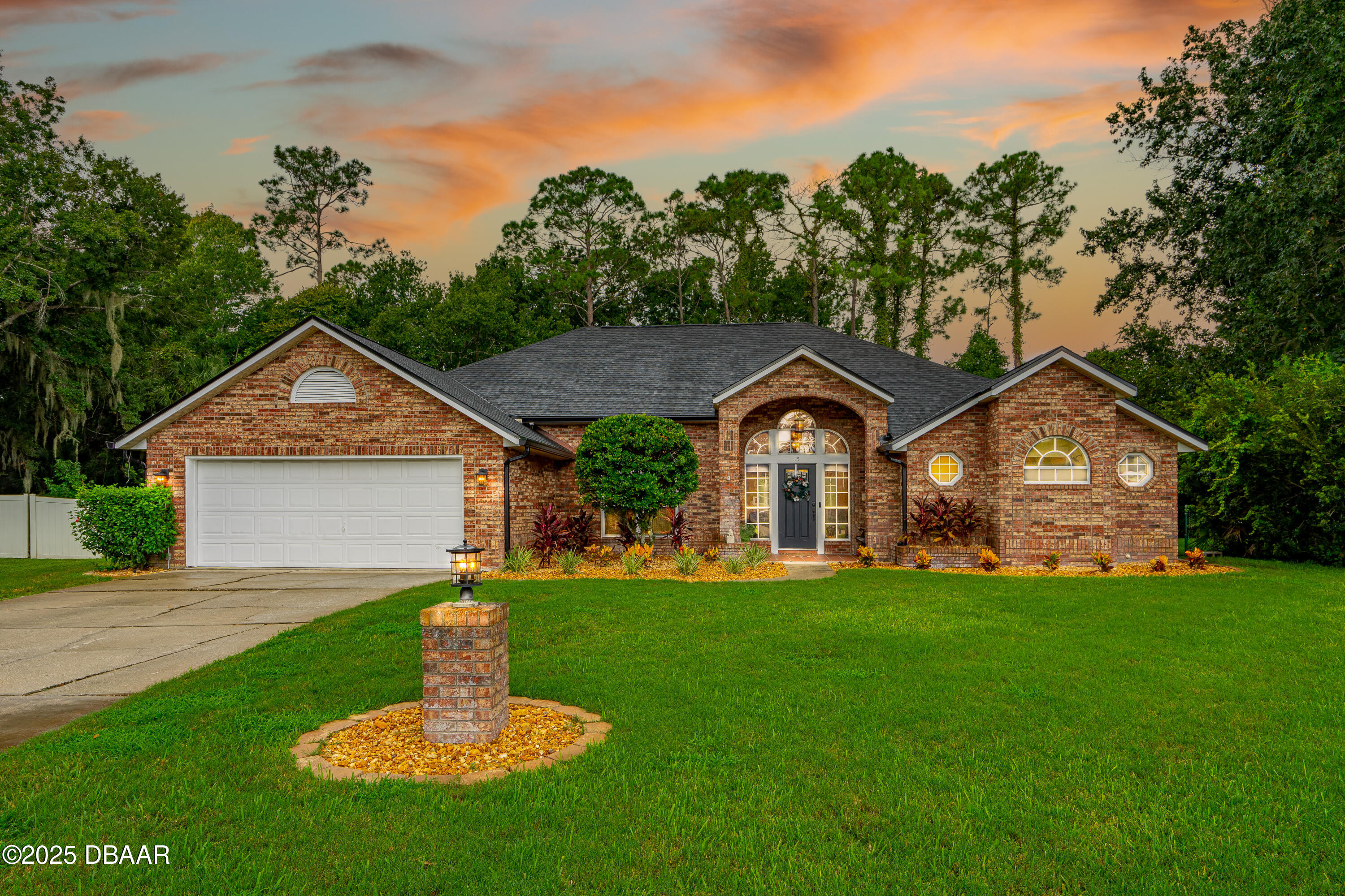 15 Highwood Ridge Trail