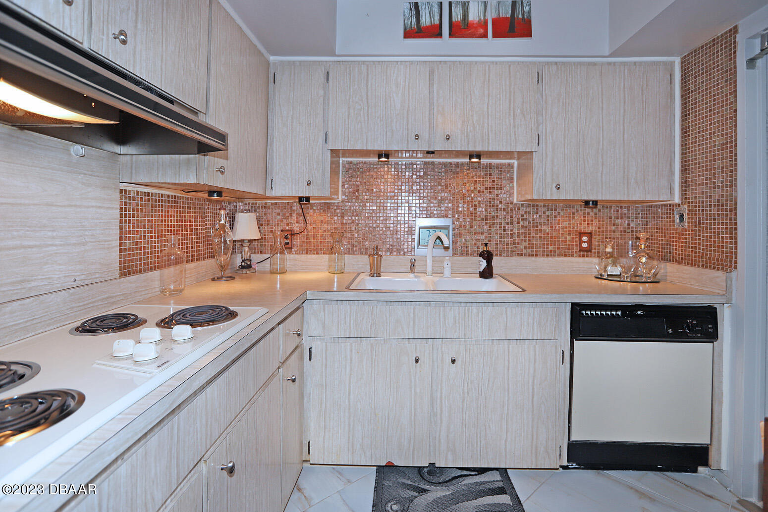 1224 S Peninsula Drive