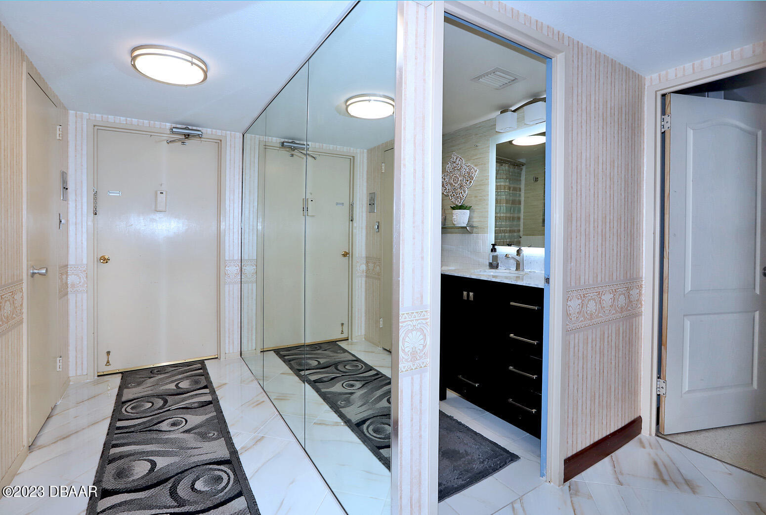 1224 S Peninsula Drive