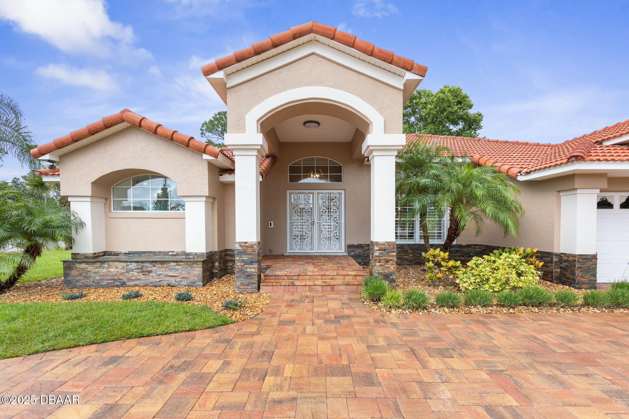 76 Woodlawn Drive