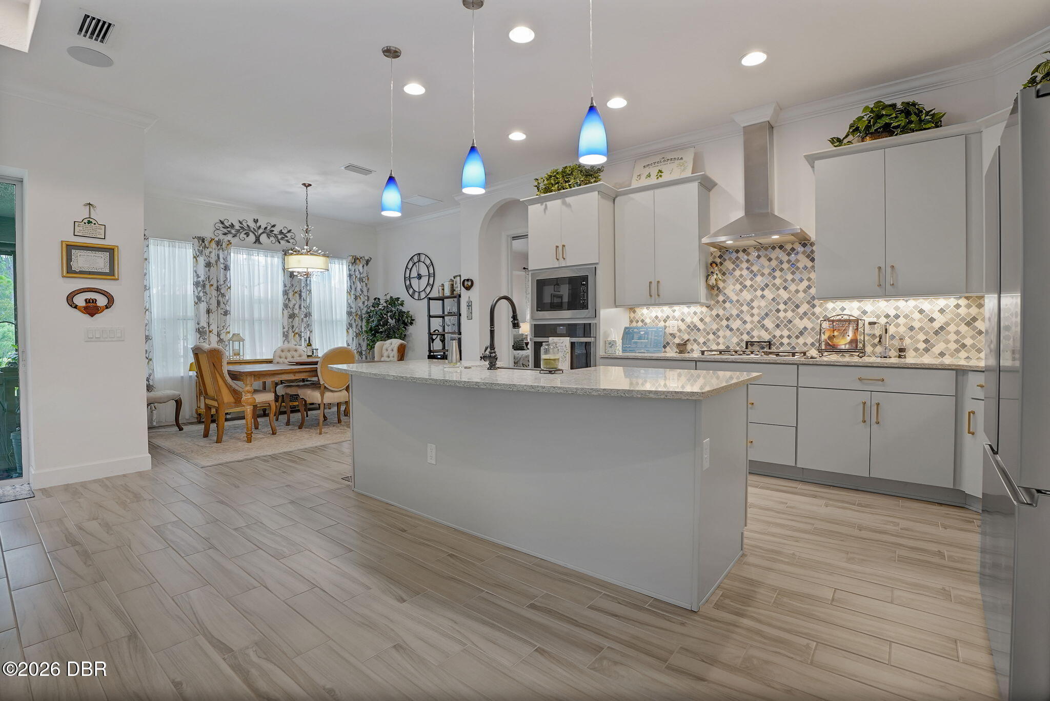 649 Mosaic Boulevard