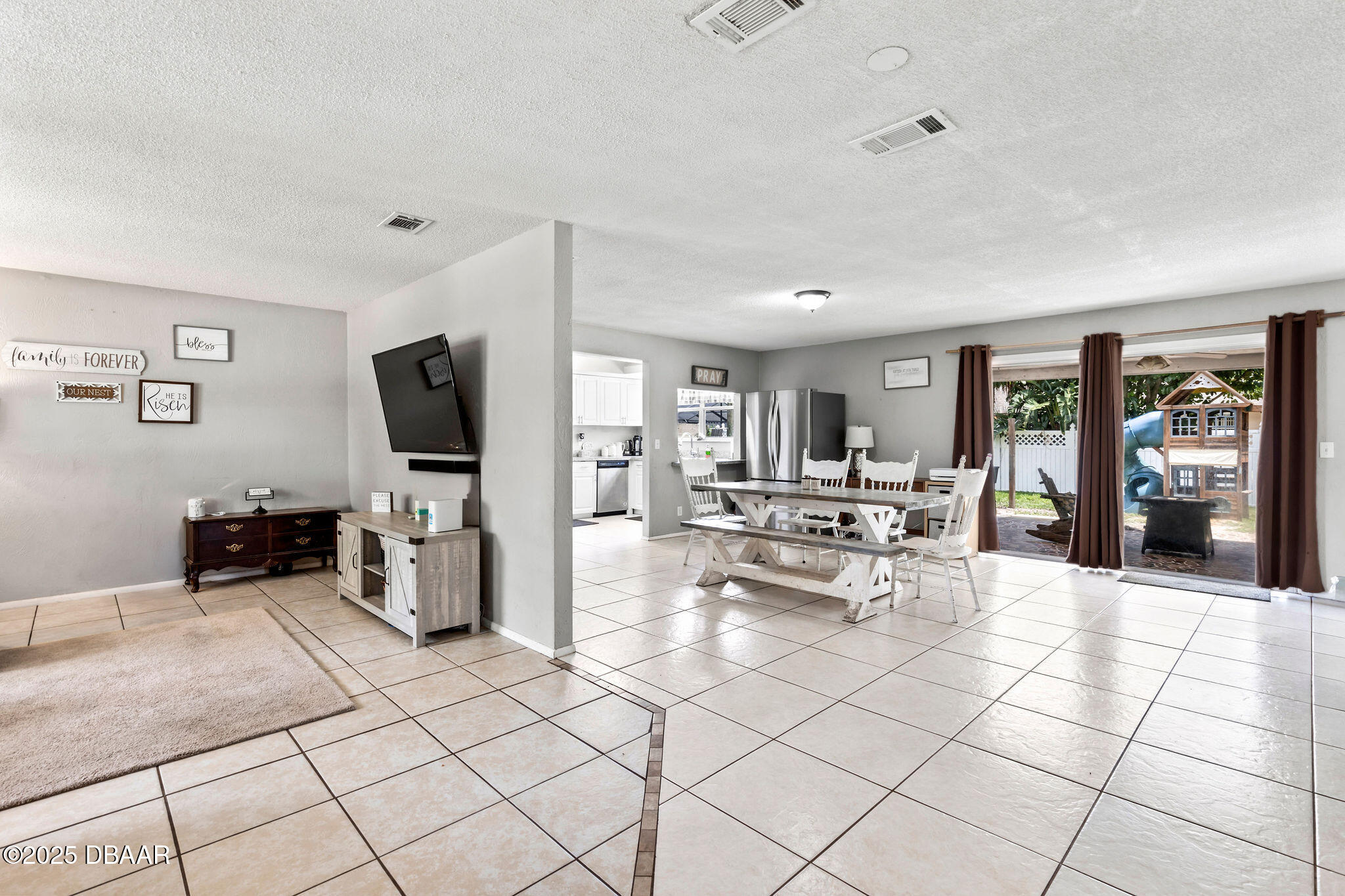 833 Lucerne Circle