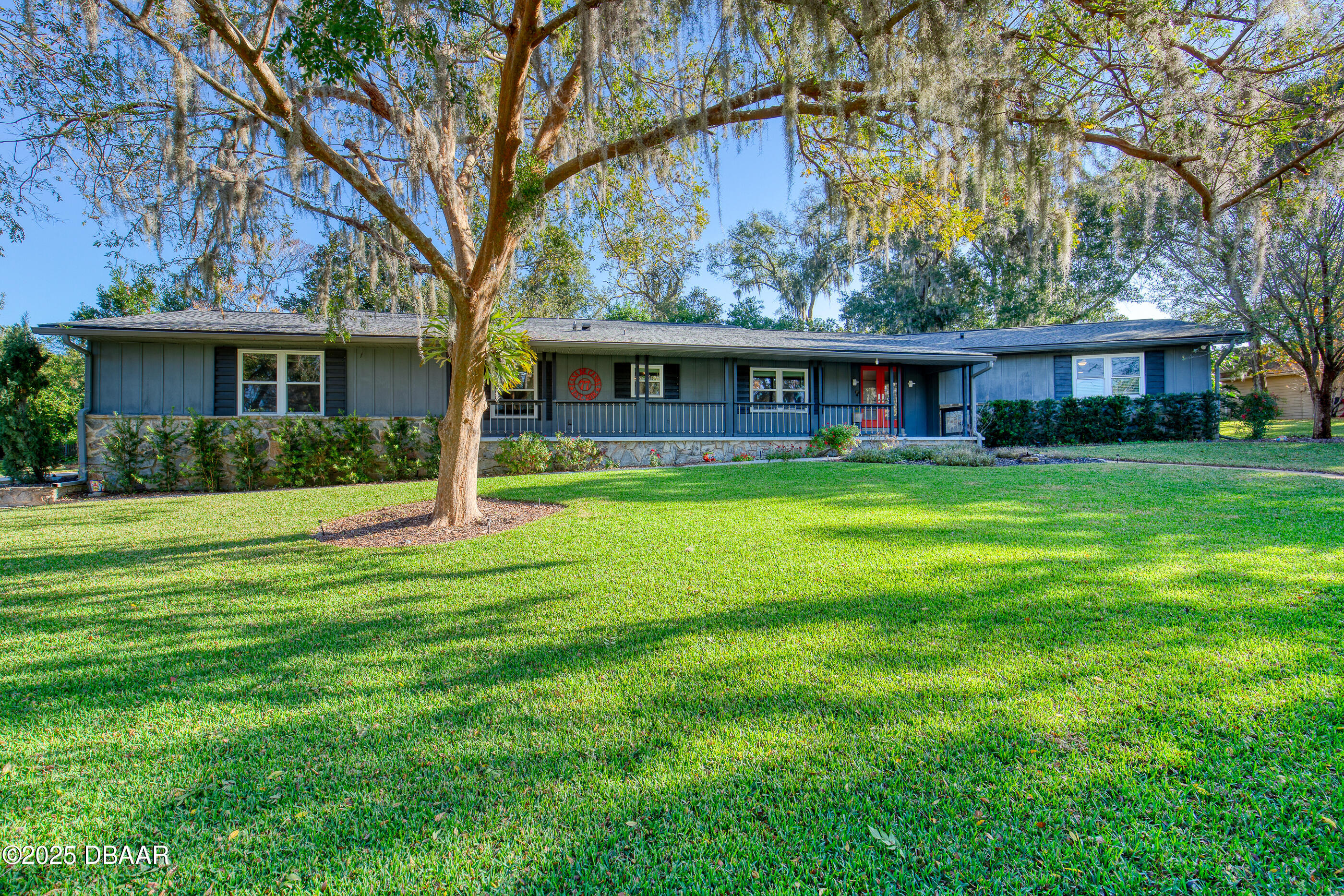 77 N St Andrews Drive