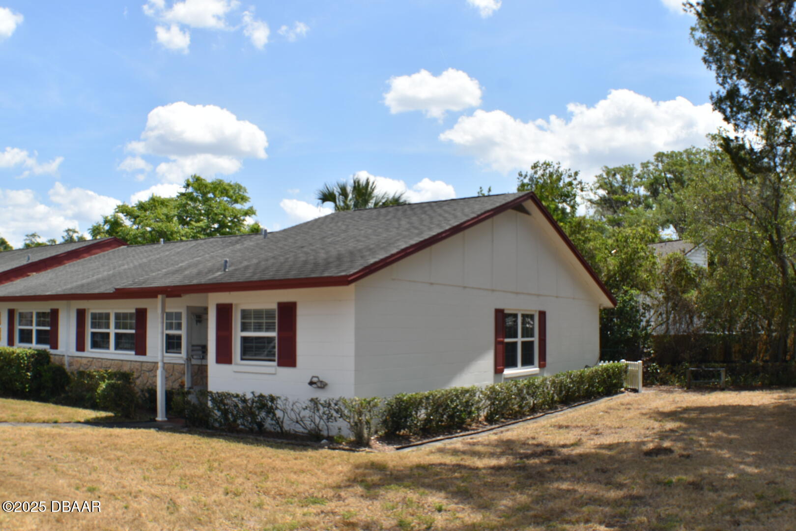 141 N Hill Avenue