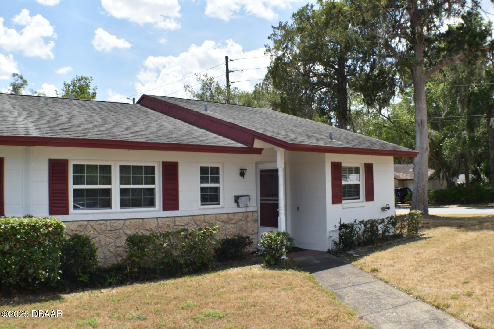 141 N Hill Avenue